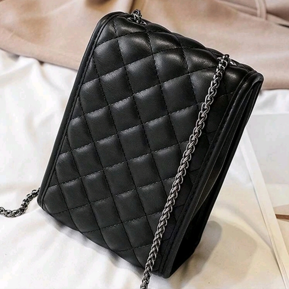 Quilted Crossbody Purse - Picture 6 of 6